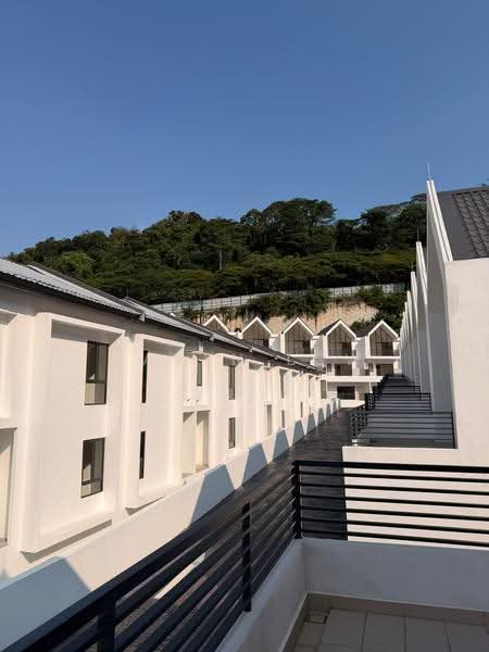 Rumah Teres 2.5-Tingkat untuk Dijual di Damansara Perdana (Selangor) - Javen Low - Exterior - PropertyGuru.com.my