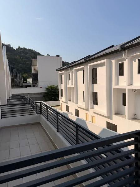 Rumah Teres 2.5-Tingkat untuk Dijual di Damansara Perdana (Selangor) - Javen Low - Exterior - PropertyGuru.com.my