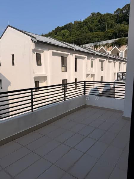 Rumah Teres 2.5-Tingkat untuk Dijual di Damansara Perdana (Selangor) - Javen Low - Exterior - PropertyGuru.com.my