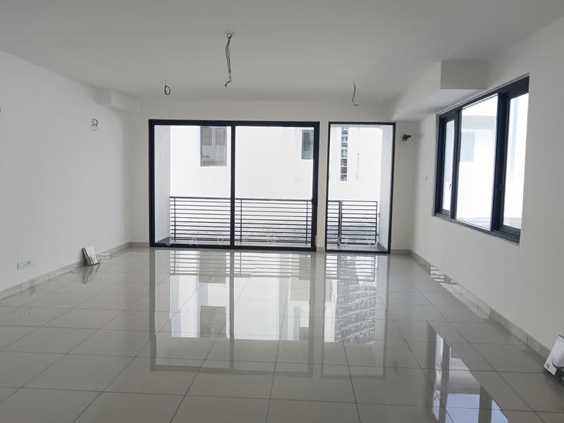 Rumah Teres 2.5-Tingkat untuk Dijual di Damansara Perdana (Selangor) - Javen Low - Balcony - PropertyGuru.com.my