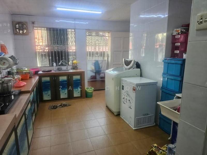1-storey Terraced House for Sale in Taman Scientex Pasir Gudang (Pasir Gudang) - Zack Chow - Kitchen - PropertyGuru.com.my