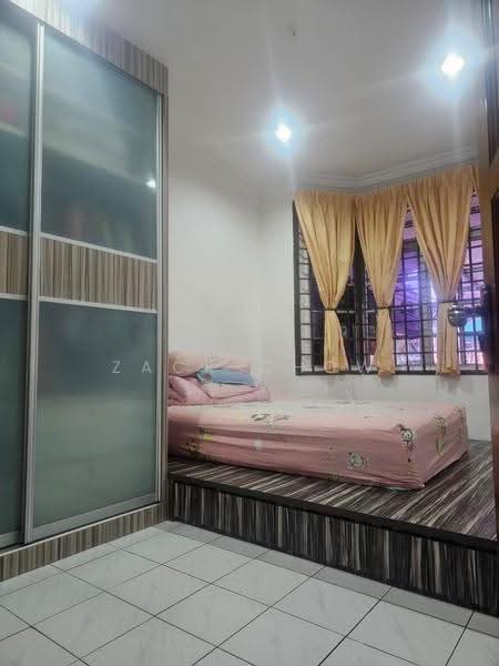 1-storey Terraced House for Sale in Taman Scientex Pasir Gudang (Pasir Gudang) - Zack Chow - Bedroom - PropertyGuru.com.my
