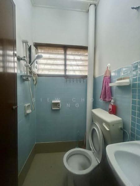 Rumah Teres 2-Tingkat untuk Disewa di SS19 (Subang Jaya) - Siew Choo Ong - Bathroom - PropertyGuru.com.my