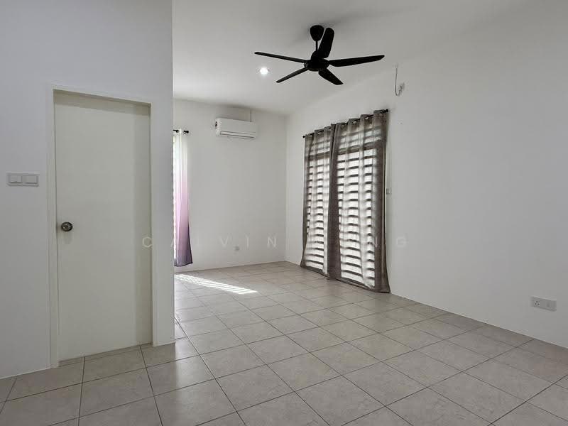 Bungalow House for Rent in Bandar Puteri Jaya (Sungai Petani) - Calvin Fong - Master bedroom - PropertyGuru.com.my
