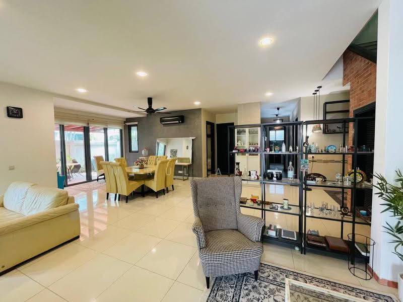Rumah Berkembar untuk Dijual di Bandar Baru Bangi (Selangor) - Amirul Akmal - Living Room - PropertyGuru.com.my