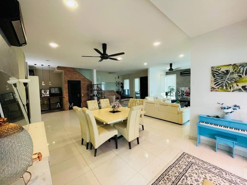 Rumah Berkembar untuk Dijual di Bandar Baru Bangi (Selangor) - Amirul Akmal - Living Room - PropertyGuru.com.my
