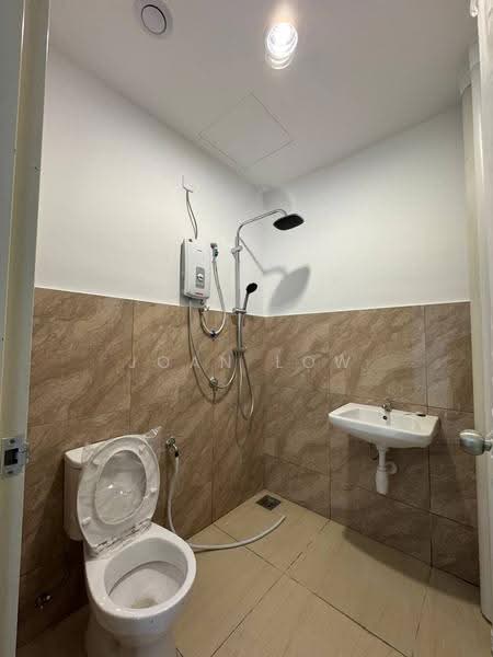 Service Residence for Sale at PANGSAPURI GADONG HARMONI @ AMBIENCE RESIDENCE - Joan Low - Bathroom - PropertyGuru.com.my