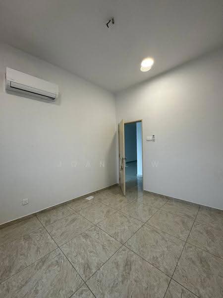 Service Residence for Sale at PANGSAPURI GADONG HARMONI @ AMBIENCE RESIDENCE - Joan Low - Interior - PropertyGuru.com.my