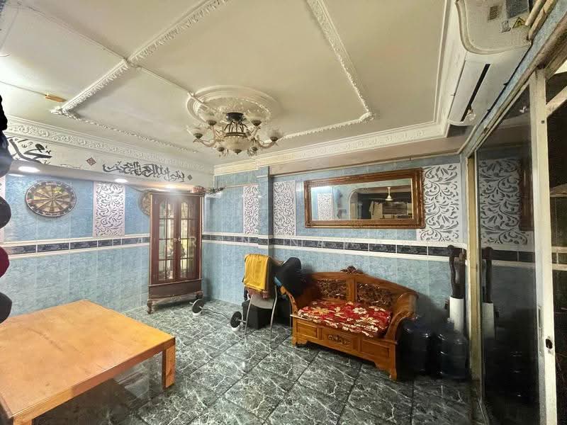 2-storey Terraced House for Sale in Taman Serdang Jaya (Seri Kembangan) - Fauran Nawawi - Living Room - PropertyGuru.com.my