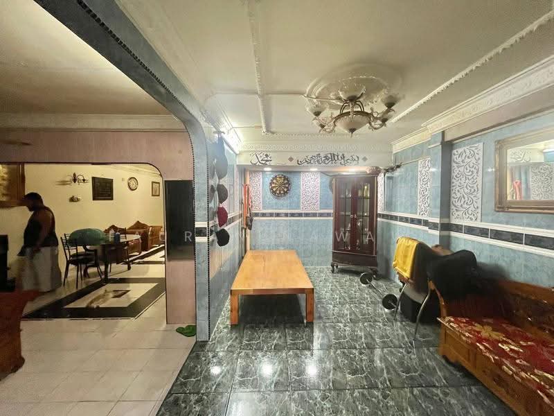 2-storey Terraced House for Sale in Taman Serdang Jaya (Seri Kembangan) - Fauran Nawawi - Living Room - PropertyGuru.com.my