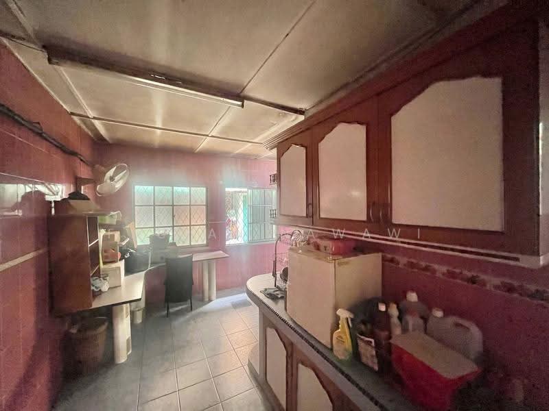 2-storey Terraced House for Sale in Taman Serdang Jaya (Seri Kembangan) - Fauran Nawawi - Kitchen - PropertyGuru.com.my