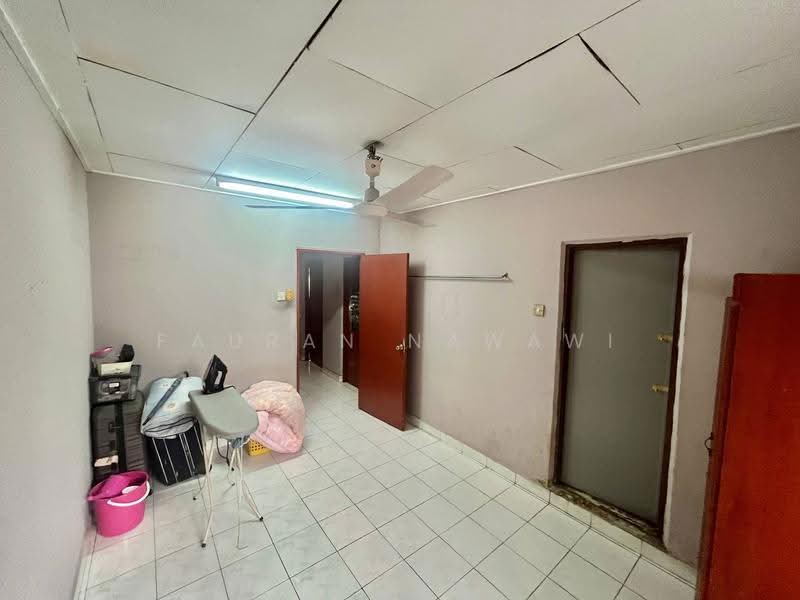 2-storey Terraced House for Sale in Taman Serdang Jaya (Seri Kembangan) - Fauran Nawawi - PropertyGuru.com.my