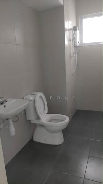 Rumah Flat untuk Disewa di PANGSAPURI AMANSIARA - JK Leong - Bathroom - PropertyGuru.com.my