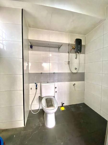 Kondominium untuk Dijual di Sri Angsana Hilir - Fauran Nawawi - Bathroom - PropertyGuru.com.my