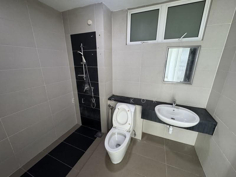 Kondominium untuk Dijual di Bayu Sentul - Elvis Kok - Bathroom - PropertyGuru.com.my