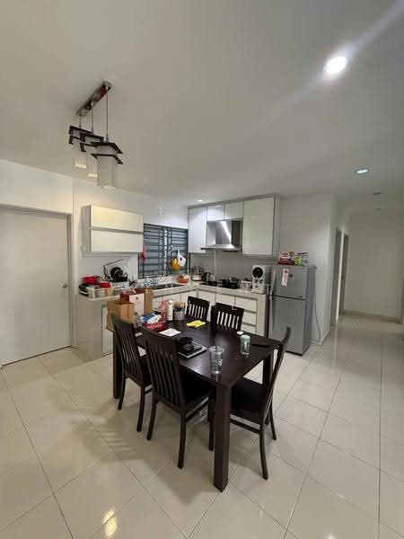 Kediaman Servis untuk Dijual di Koi Kinrara - Vincent Chye - Kitchen - PropertyGuru.com.my