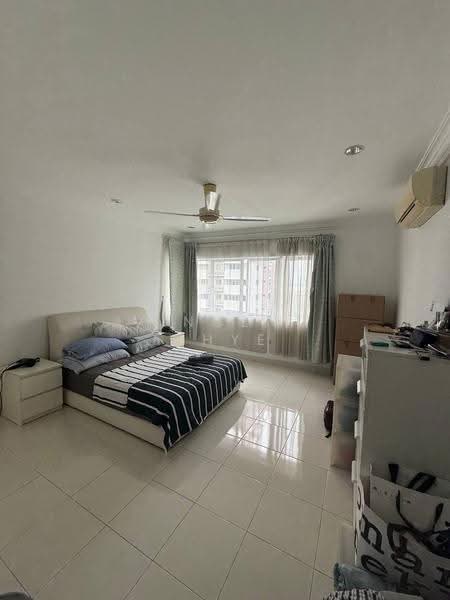 Kediaman Servis untuk Dijual di Koi Kinrara - Vincent Chye - Bedroom - PropertyGuru.com.my