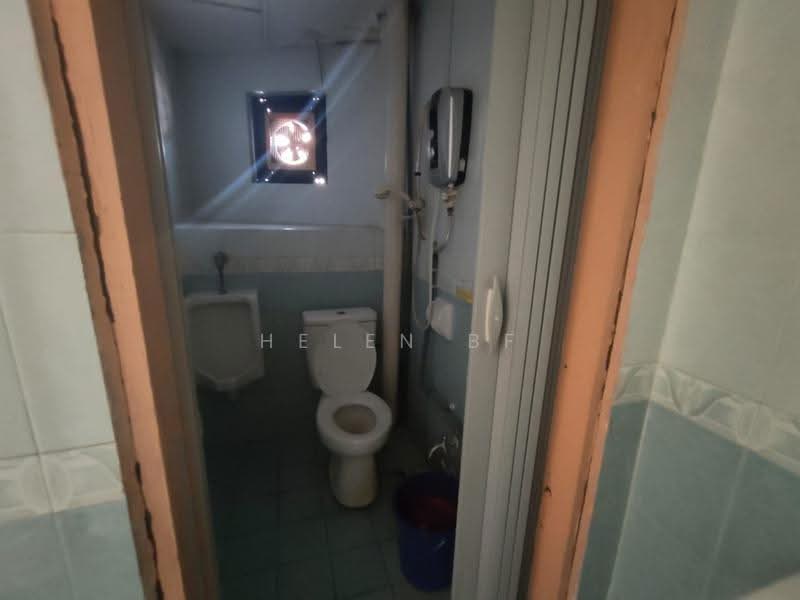 Shop / Office for Rent in Cheng (Melaka) - Helen BF - Bathroom - PropertyGuru.com.my