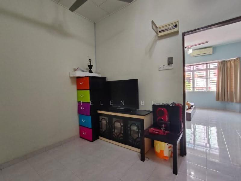Rumah Teres 2-Tingkat untuk Dijual di Taman Saujana Indah (Bukit Katil) - Helen BF - Living Room - PropertyGuru.com.my