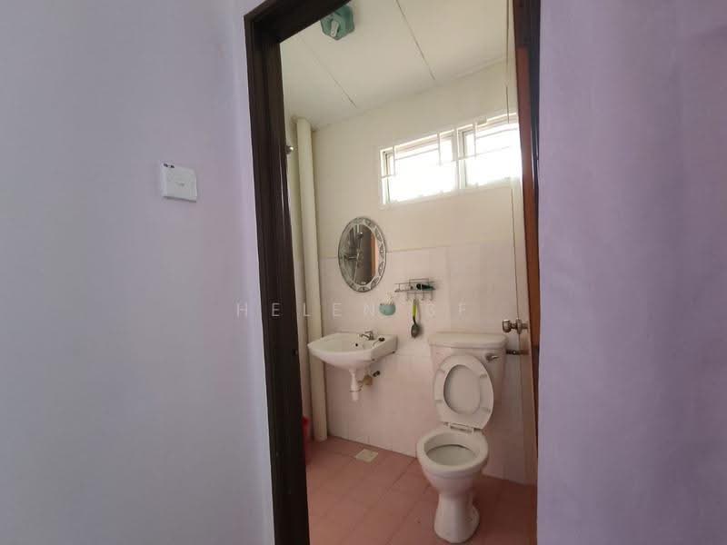 Rumah Teres 2-Tingkat untuk Dijual di Taman Saujana Indah (Bukit Katil) - Helen BF - Bathroom - PropertyGuru.com.my