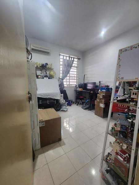 1-storey Terraced House for Sale in Bandar Putra Kulai (Kulai) - Melinda Ee - Study - PropertyGuru.com.my