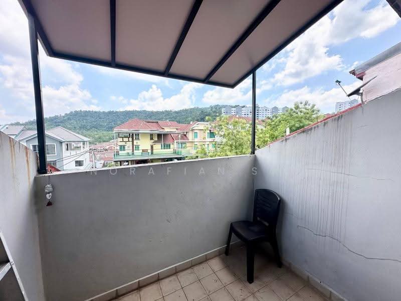 2.5-storey Terraced House for Sale in Taman Selayang Permata (Batu Caves) - Norafian SMH - Balcony - PropertyGuru.com.my