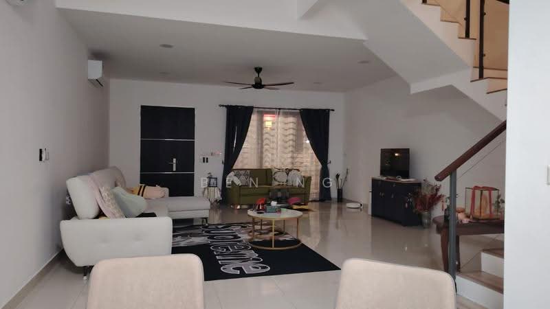 3-storey Terraced House for Sale in Taman Puncak Jalil (Seri Kembangan) - Ben Ng - Living Room - PropertyGuru.com.my