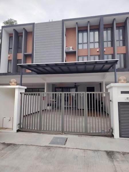 3-storey Terraced House for Sale in Taman Puncak Jalil (Seri Kembangan) - Ben Ng - Exterior - PropertyGuru.com.my