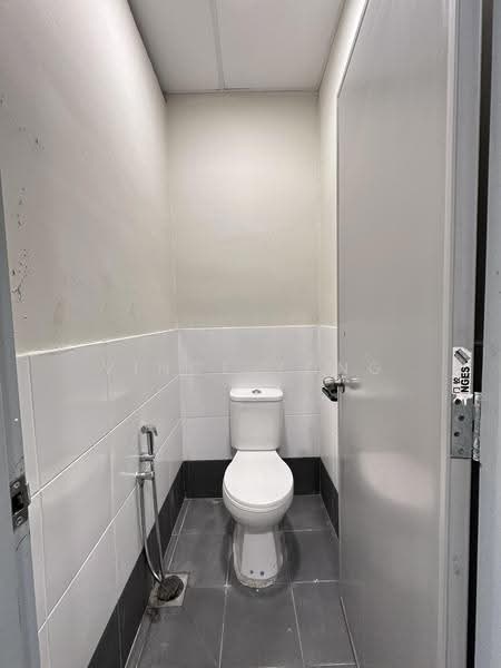 Rumah Teres 1.5-Tingkat untuk Disewa di One City (Subang Jaya) - Vince Yong - Bathroom - PropertyGuru.com.my
