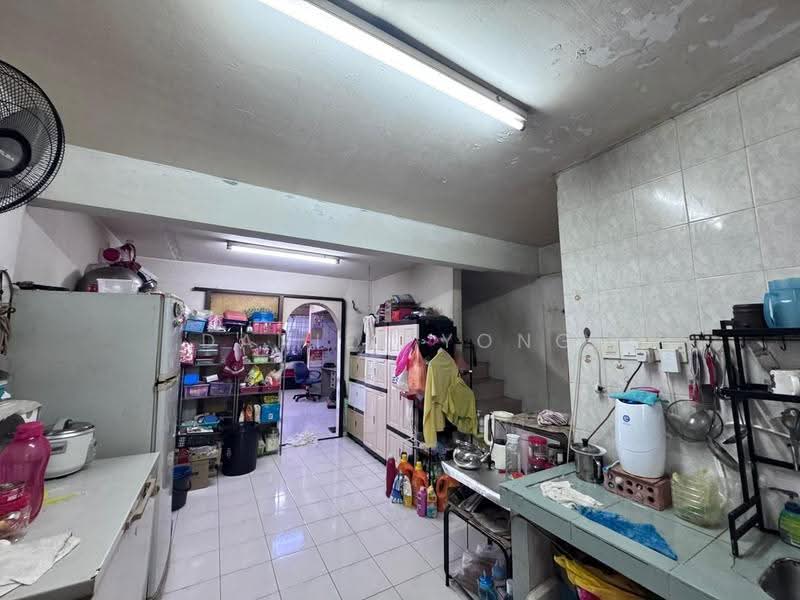 Rumah Teres 2-Tingkat untuk Dijual di Taman Pontian Jaya (Pontian) - Daniel Yong - Kitchen - PropertyGuru.com.my