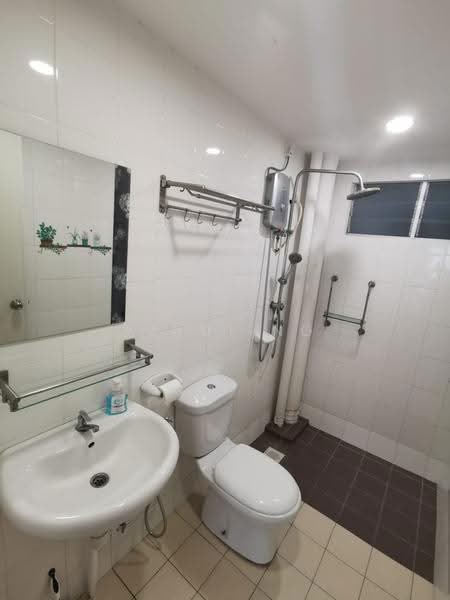 Pangsapuri untuk Disewa di Seri Jati - YiHui Ng - Bathroom - PropertyGuru.com.my