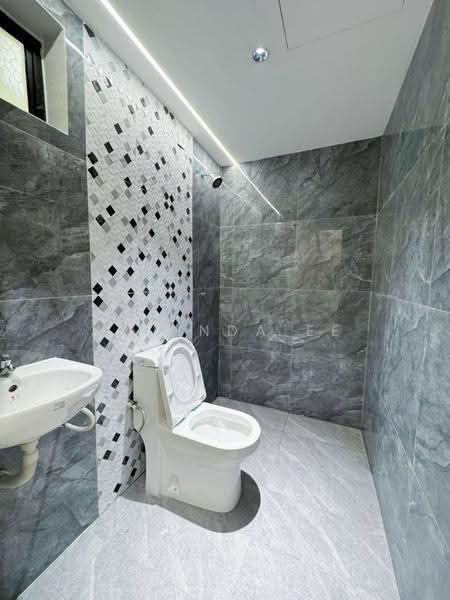Rumah Teres 1-Tingkat untuk Dijual di Taman Johor Jaya (Johor Bahru) - Melinda Ee - Bathroom - PropertyGuru.com.my