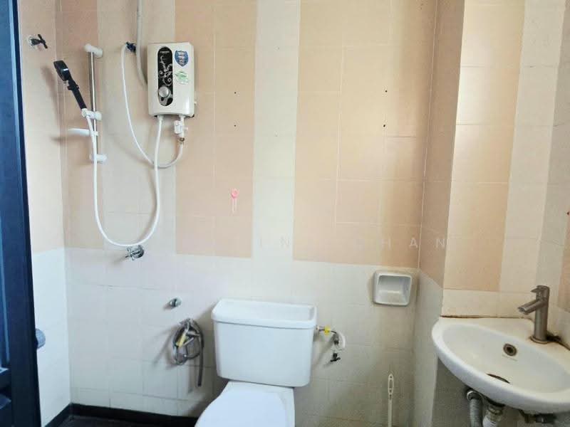 Rumah Teres 2-Tingkat untuk Disewa di Subang Bestari (Shah Alam) - Geraldine Chan - Bathroom - PropertyGuru.com.my