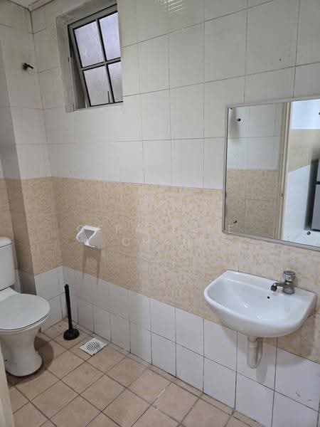 Rumah Teres 2-Tingkat untuk Disewa di Subang Bestari (Shah Alam) - Geraldine Chan - Bathroom - PropertyGuru.com.my