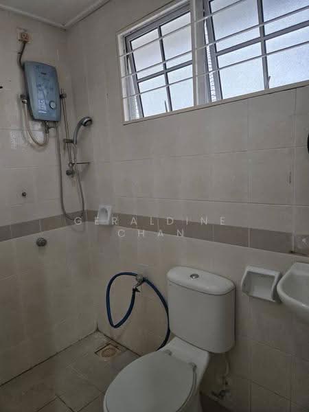 Rumah Teres 2-Tingkat untuk Disewa di Subang Bestari (Shah Alam) - Geraldine Chan - Bathroom - PropertyGuru.com.my