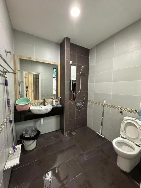 Cluster House for Sale in Bandar Putra Kulai (Kulai) - JH Yap - Bathroom - PropertyGuru.com.my