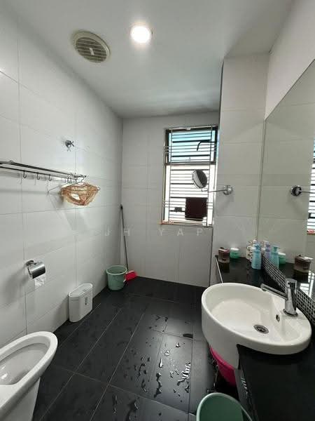 Cluster House for Sale in Bandar Putra Kulai (Kulai) - JH Yap - Bathroom - PropertyGuru.com.my