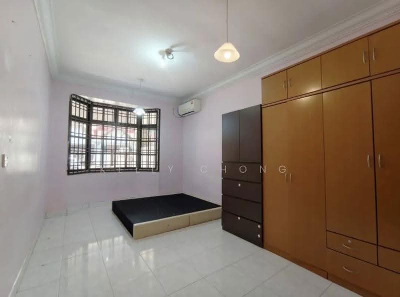 Rumah Teres 1.5-Tingkat untuk Disewa di Taman Rinting (Masai) - Kelly Chong - Bedroom - PropertyGuru.com.my