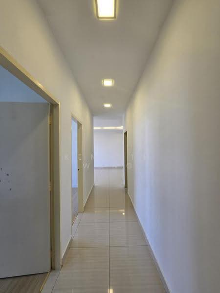 Kondominium untuk Disewa di Damansara Foresta - Kenneth Wang - Corridor - PropertyGuru.com.my