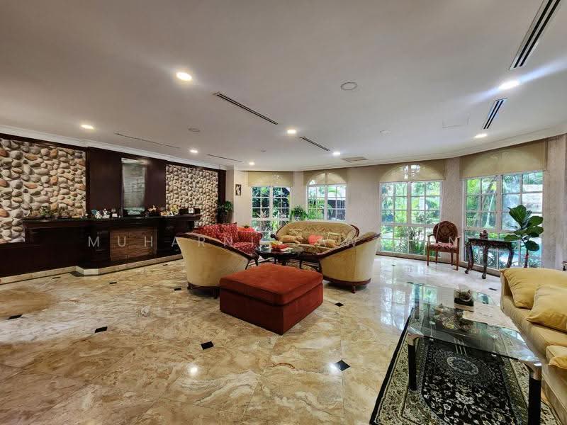 Bungalow House untuk Dijual di Sultan Abdul Aziz Shah Golf & Country Club (Shah Alam) - muharni sawarin - Living Room - PropertyGuru.com.my