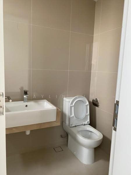 Service Residence for Sale at United Point (Residensi Berpadu) - Aylin Lim - Bathroom - PropertyGuru.com.my