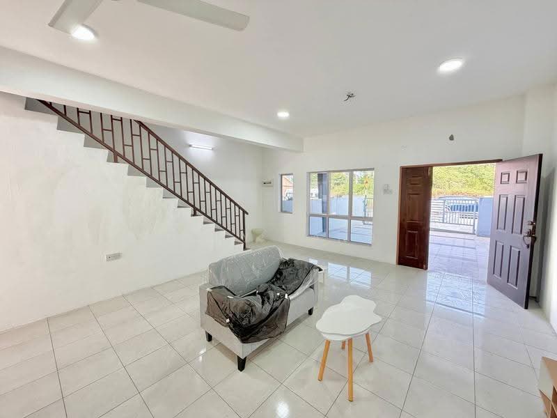 Rumah Teres 2-Tingkat untuk Dijual di Ipoh (Perak) - Gary Tang - Living Room - PropertyGuru.com.my