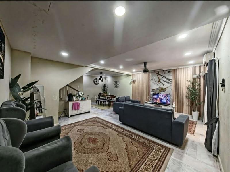 Rumah Teres 2-Tingkat untuk Dijual di Taman Sri Manja (Petaling Jaya) - Mohd Nor Fahmi - Living Room - PropertyGuru.com.my