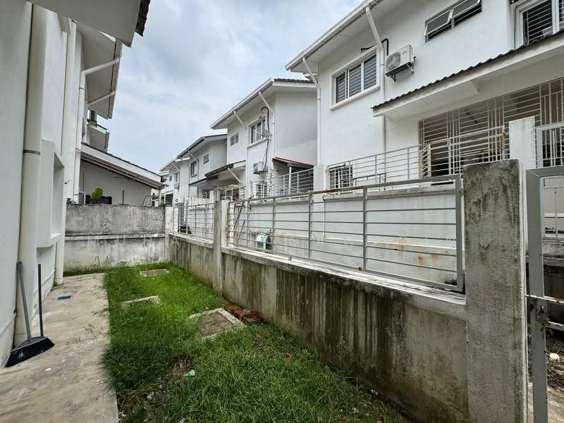 Rumah Teres 2-Tingkat untuk Dijual di D'Kayangan (Shah Alam) - muharni sawarin - Exterior - PropertyGuru.com.my