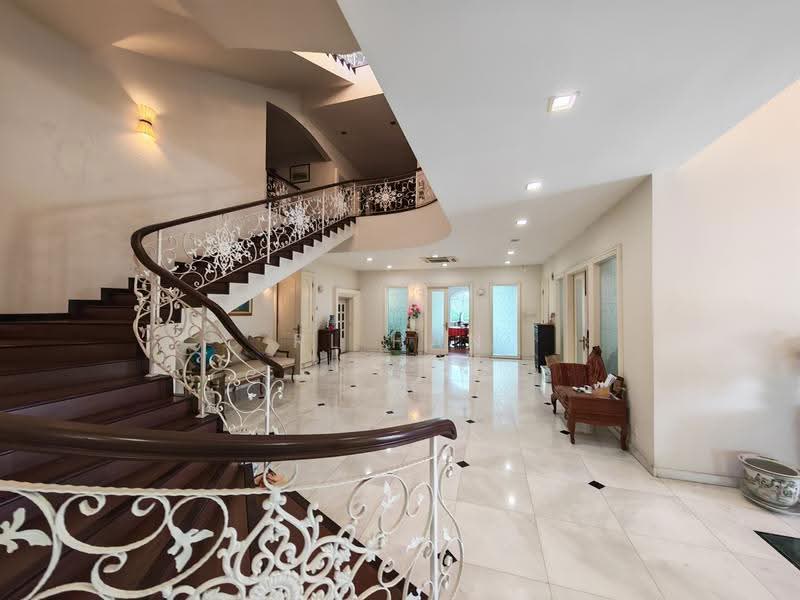 Bungalow House untuk Dijual di SS19 (Subang Jaya) - RL Han - Entrance - PropertyGuru.com.my