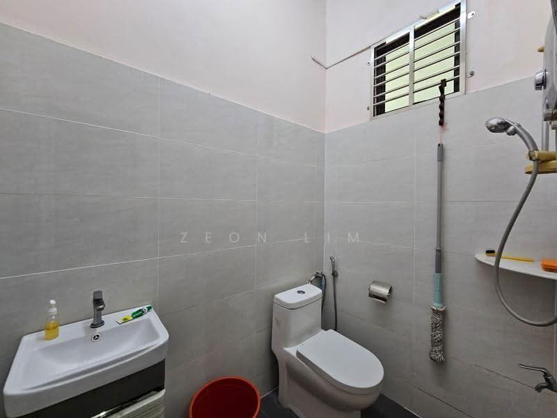 Rumah Teres 2-Tingkat untuk Dijual di Taman Pulai Utama (Skudai) - Zeon Lim - Bathroom - PropertyGuru.com.my