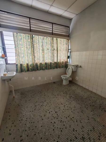 2-storey Terraced House for Sale in Island Park (Jelutong) - Mable Ong - Bathroom - PropertyGuru.com.my
