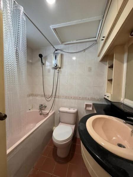 Kondominium untuk Dijual di Villa Emas - SC Choong - Bathroom - PropertyGuru.com.my