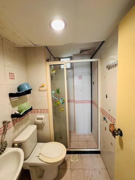 Kondominium untuk Dijual di Villa Emas - SC Choong - Bathroom - PropertyGuru.com.my