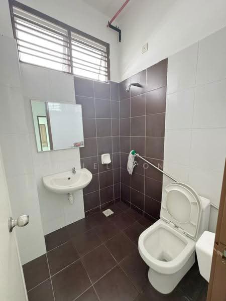 Rumah Teres 2-Tingkat untuk Dijual di Mutiara Rini (Skudai) - Daniel Yong - Bathroom - PropertyGuru.com.my